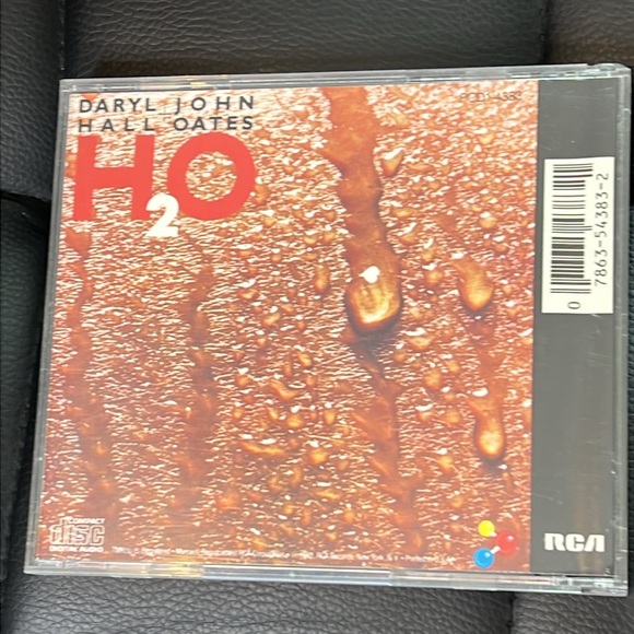Hall & Oates H2O CD - Picture 2 of 3